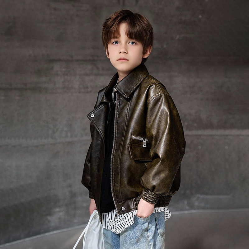เสื้อโค้ทกันน้ำกันลมสีเขียวเข้ - Streetwear Brand With A Logo บทวิจารณ์และราคา