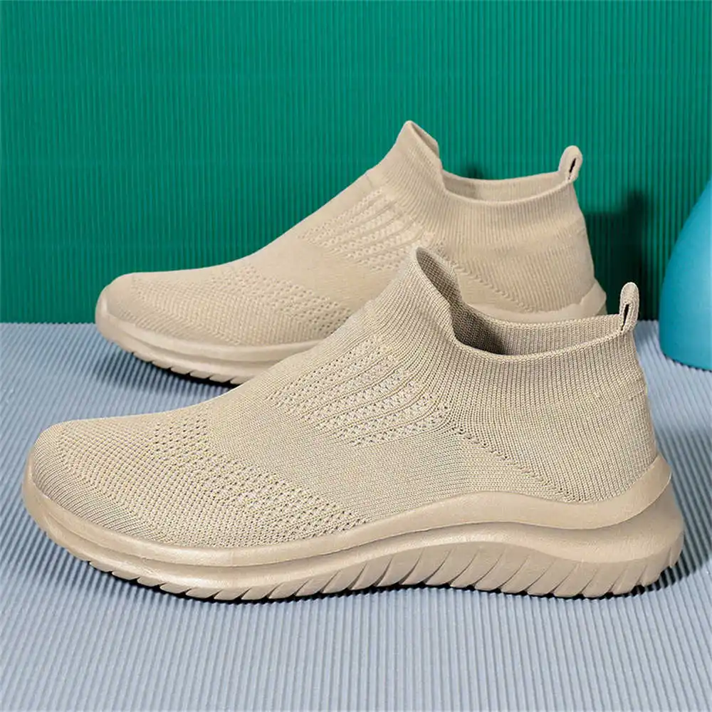 Beige Soft ใหม่รองเท้าเทนนิส M - Streetwear Brand Red บทวิจารณ์และราคา